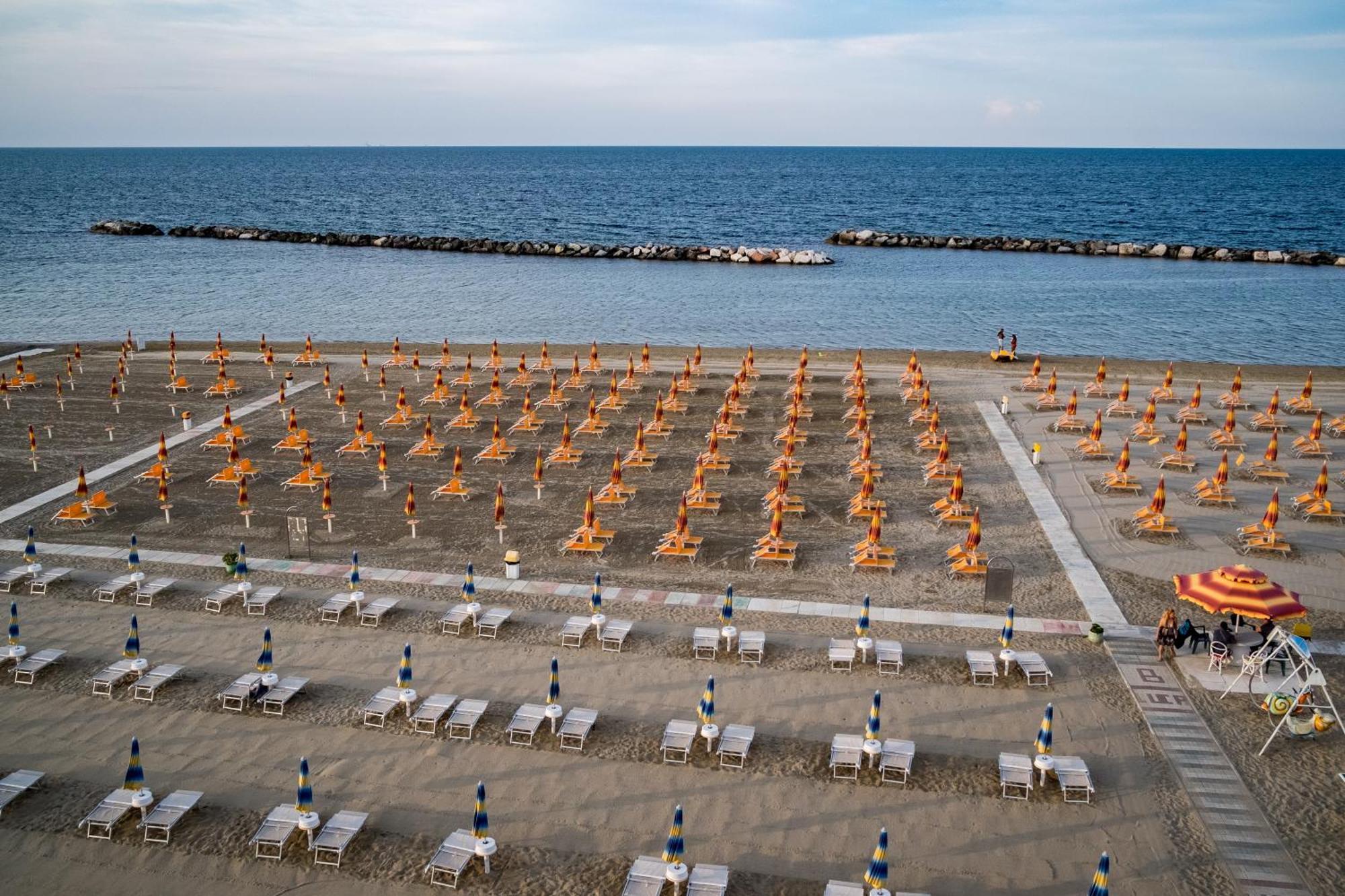 Hotel Estate Rimini Exterior foto